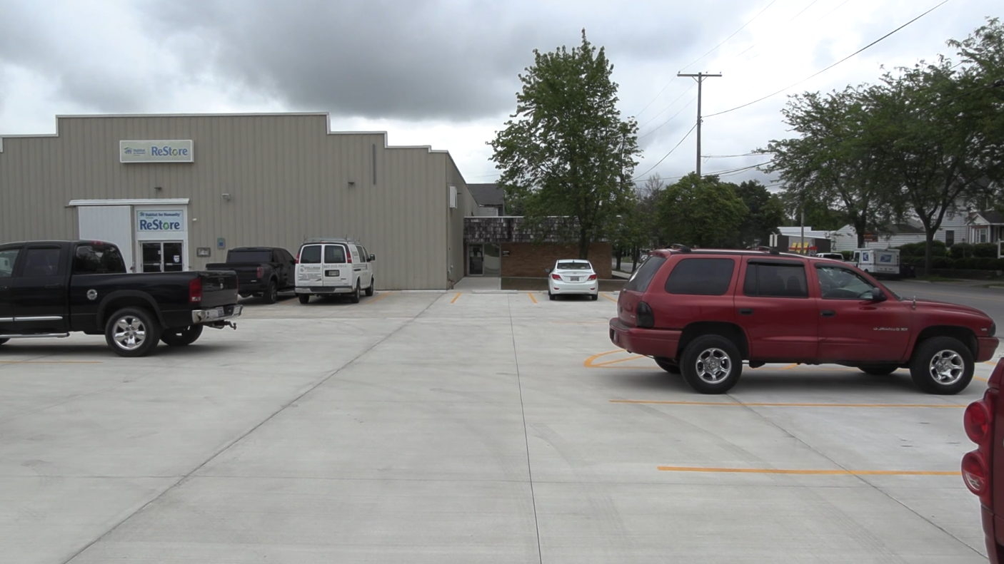 Lima ReStore holds official reopening with newly paved parking lot